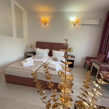 Steaua Apelor Family Resort Nufaru Екстериор снимка