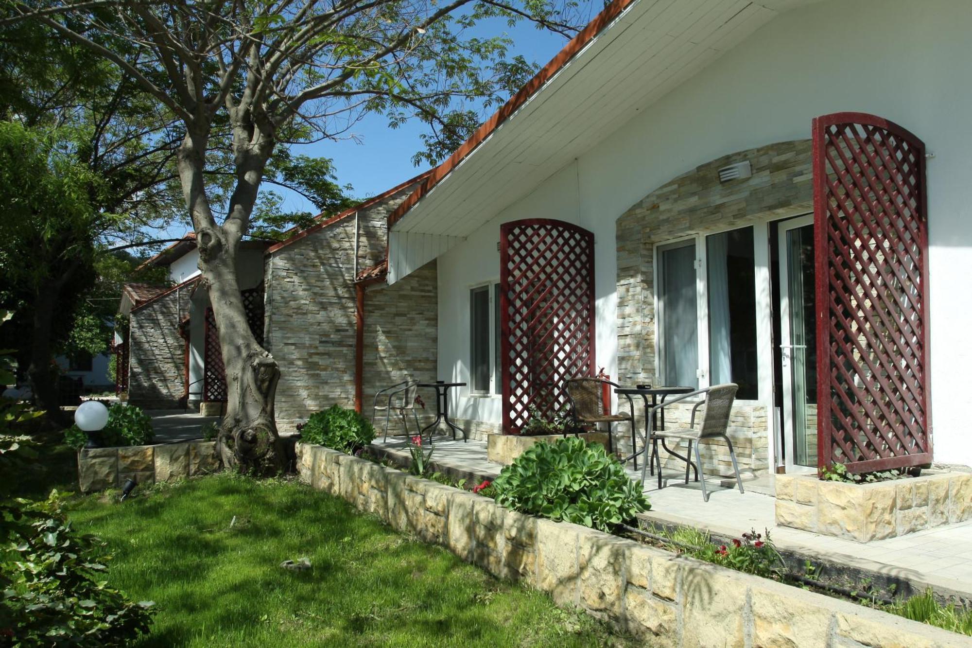 Steaua Apelor Family Resort Nufaru Екстериор снимка