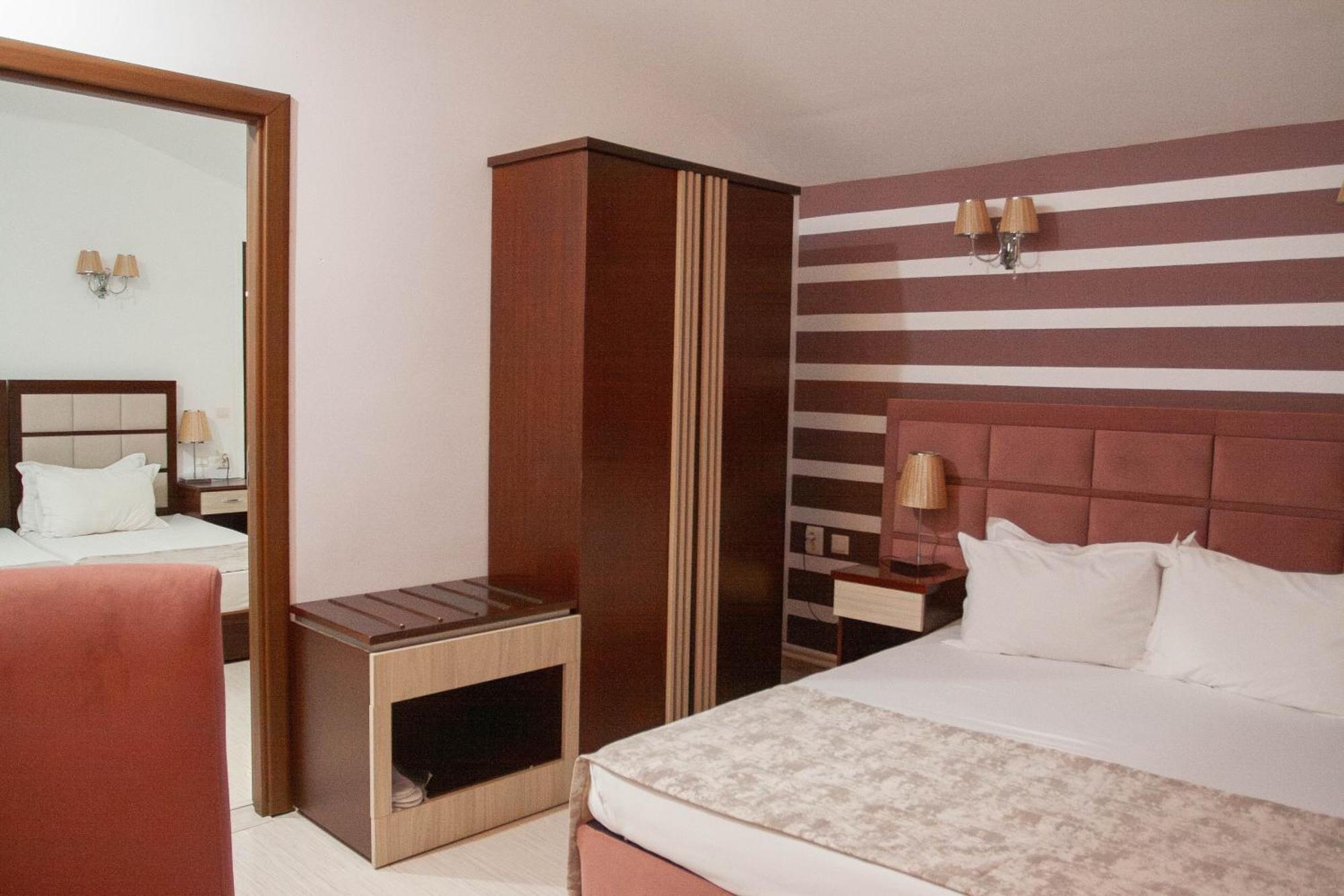Steaua Apelor Family Resort Nufaru Екстериор снимка