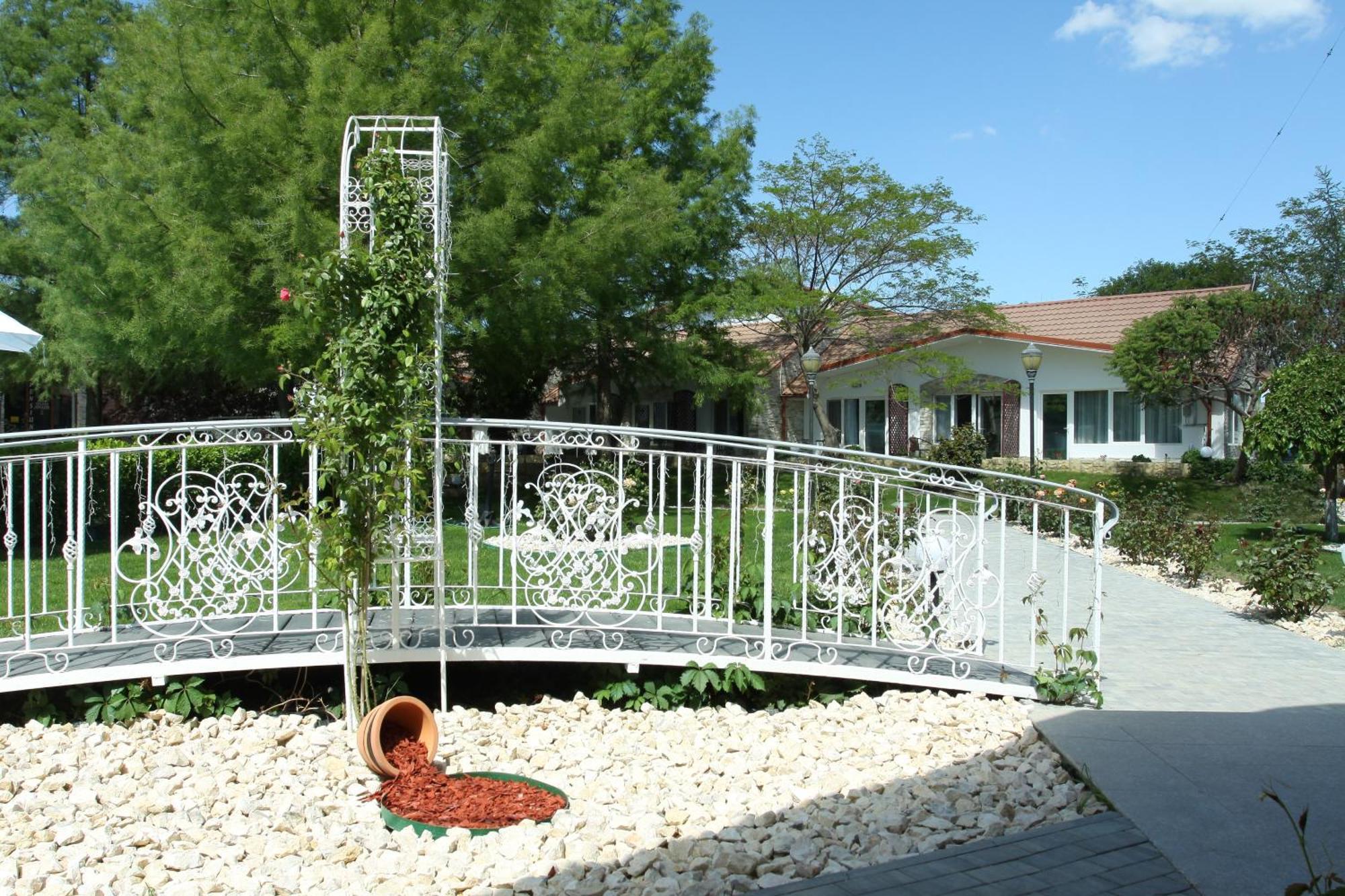 Steaua Apelor Family Resort Nufaru Екстериор снимка