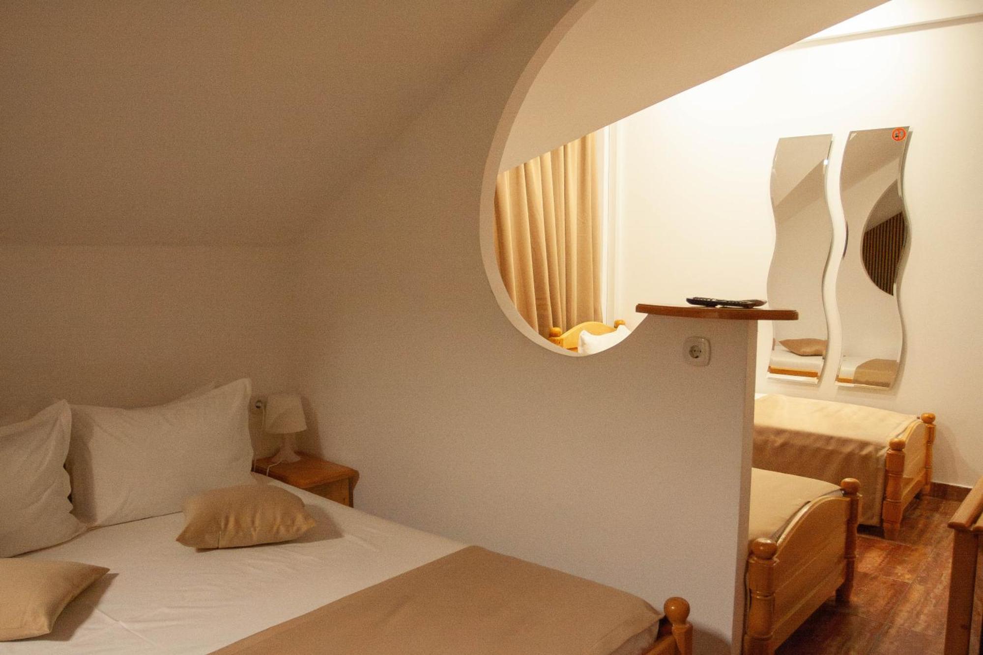 Steaua Apelor Family Resort Nufaru Екстериор снимка