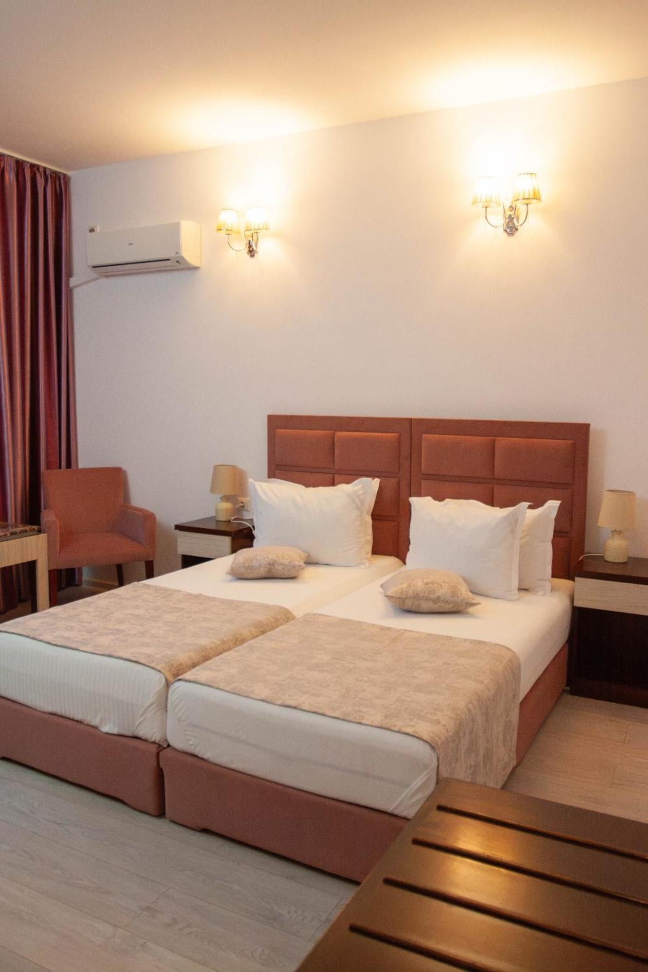 Steaua Apelor Family Resort Nufaru Екстериор снимка
