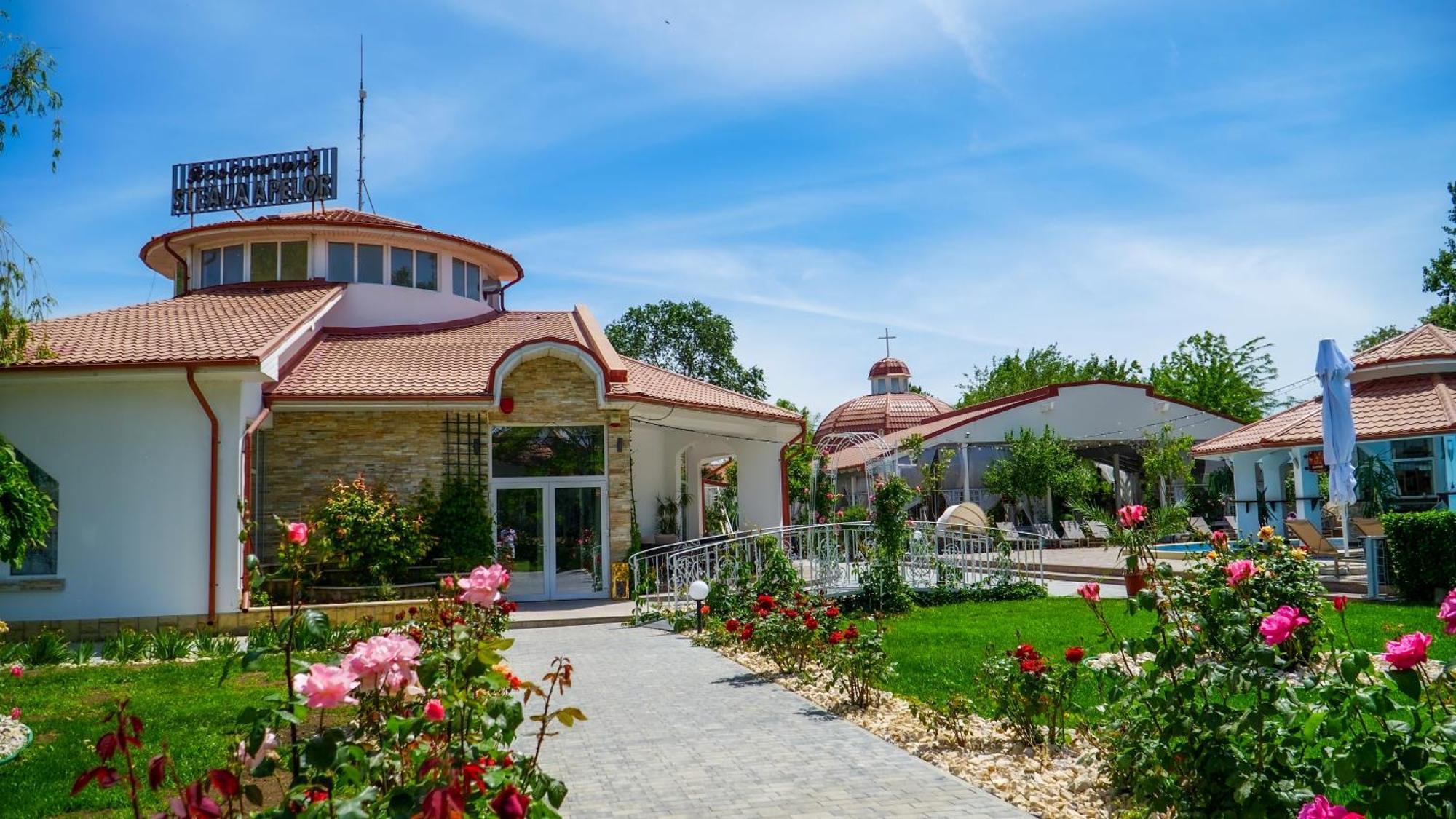 Steaua Apelor Family Resort Nufaru Екстериор снимка