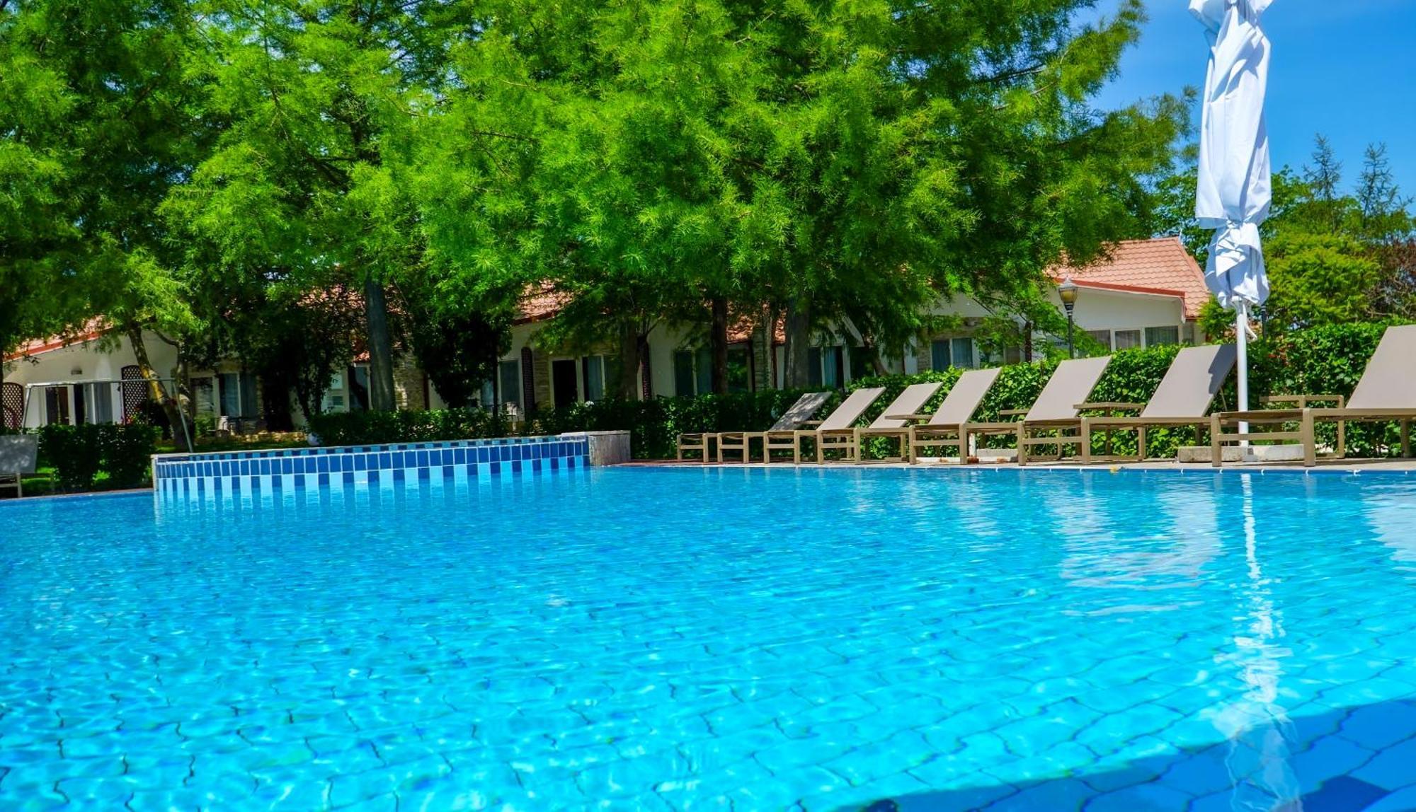 Steaua Apelor Family Resort Nufaru Екстериор снимка