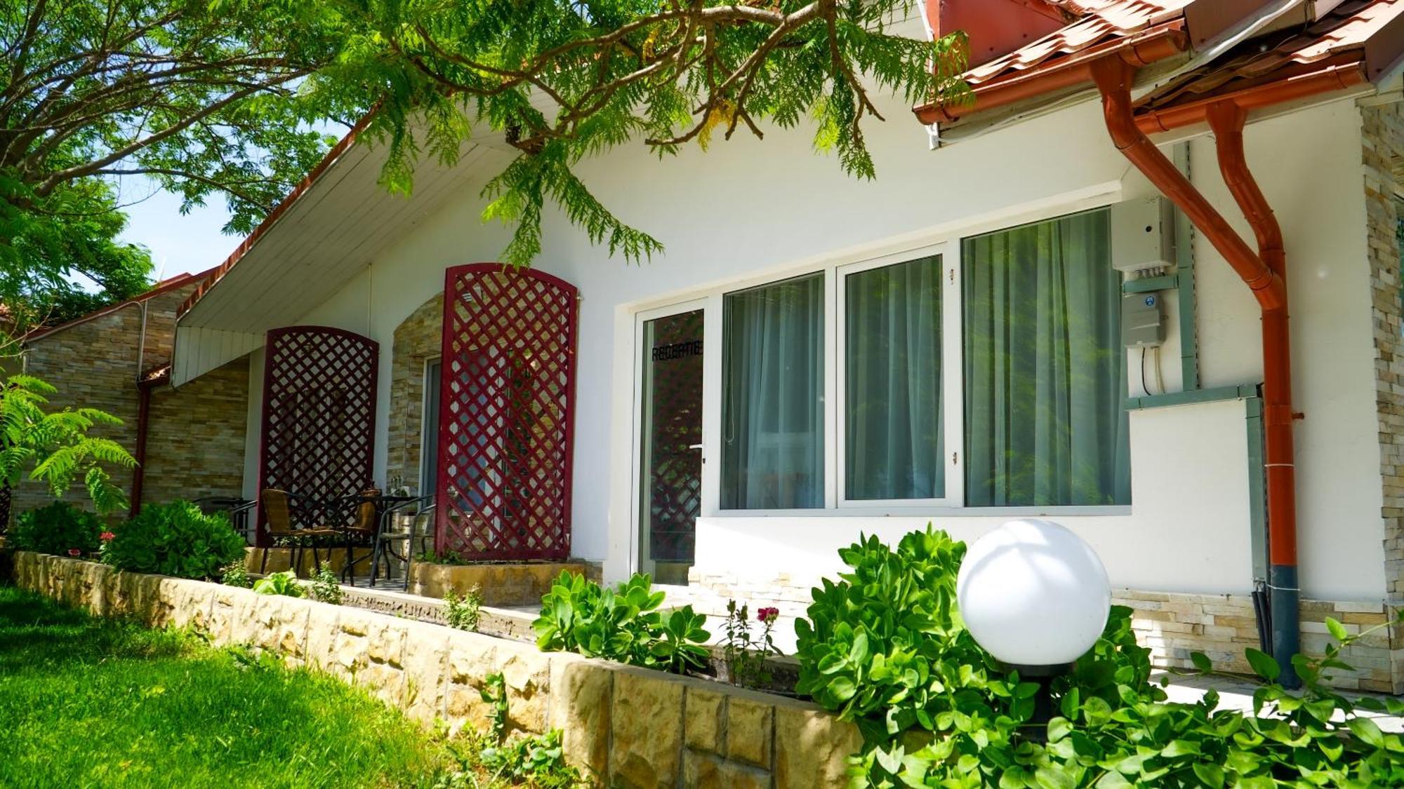 Steaua Apelor Family Resort Nufaru Екстериор снимка