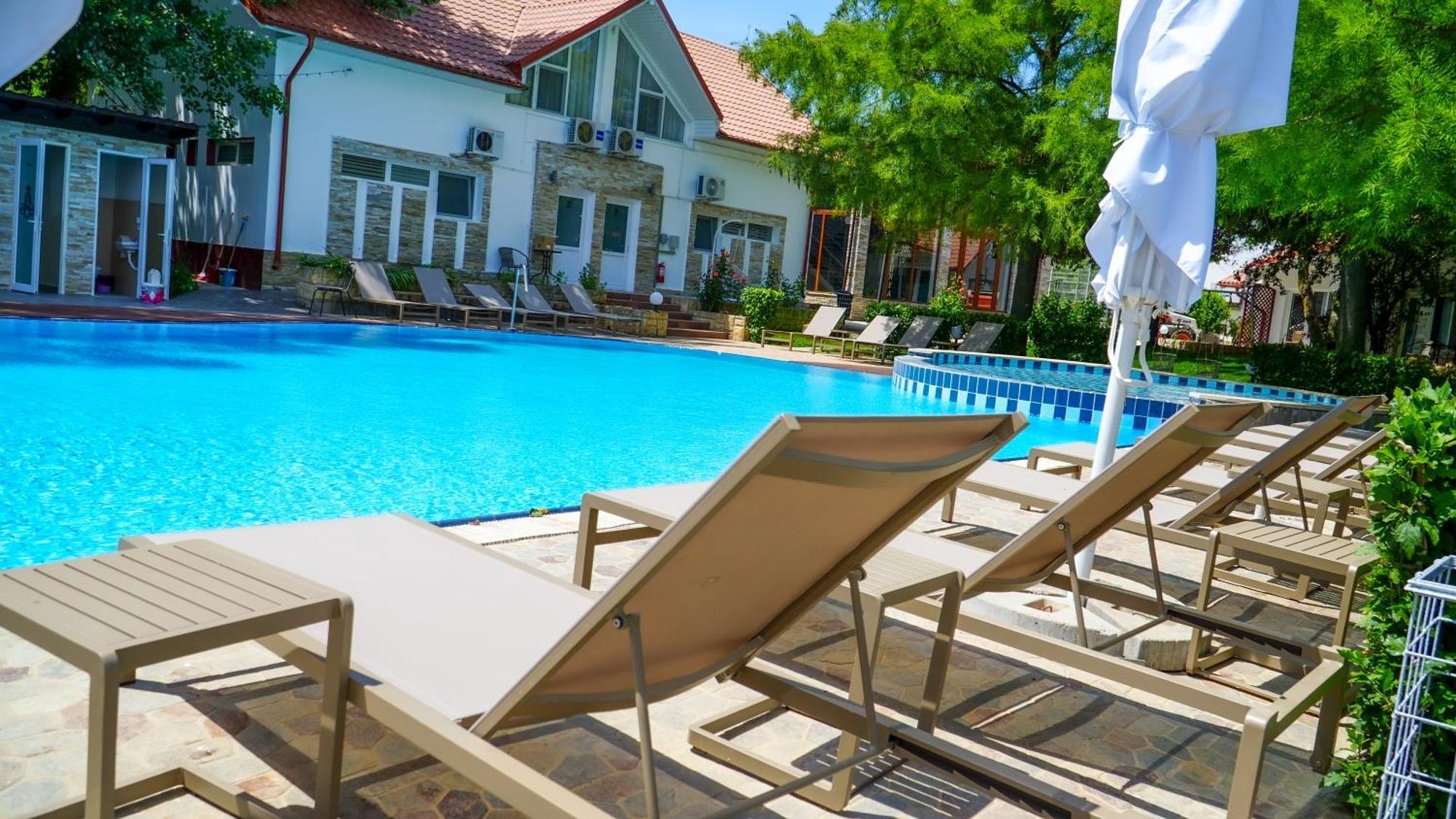 Steaua Apelor Family Resort Nufaru Екстериор снимка