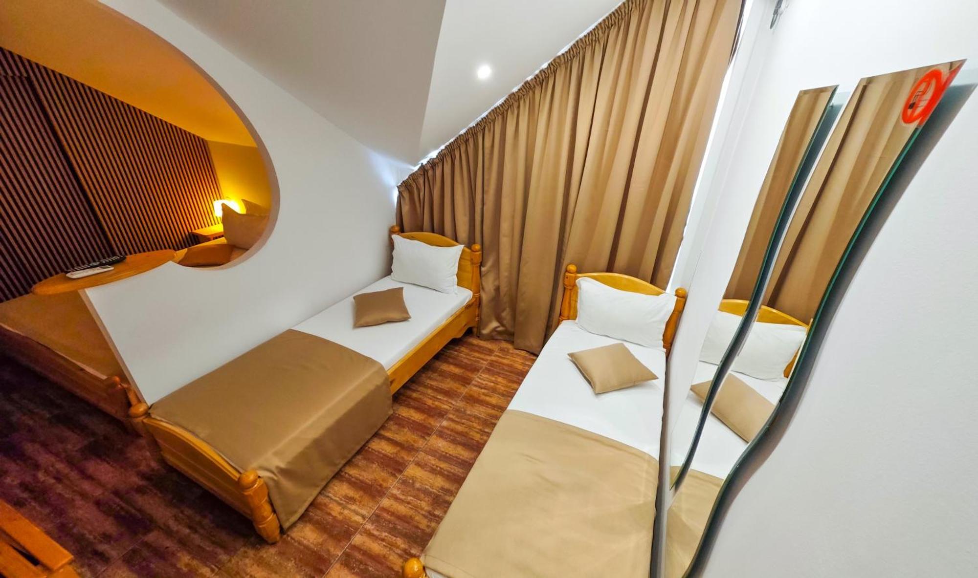 Steaua Apelor Family Resort Nufaru Екстериор снимка