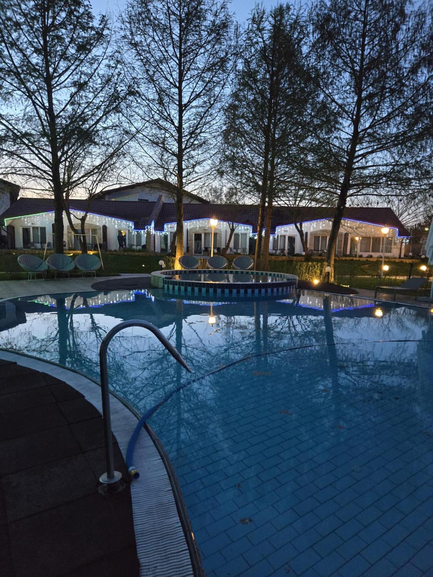 Steaua Apelor Family Resort Nufaru Екстериор снимка